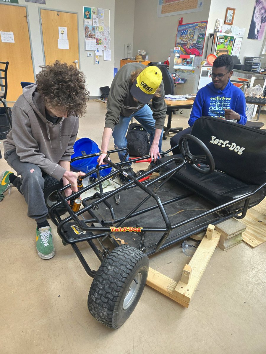 AimHighHawks's tweet photo. 🏁Our FIRST Aim High Engineering Team is excited to compete in the Innovative Vehicle Design Challenge for this May! We want to take a moment to thank Off Track Media &amp; Stuart Parker for their generous support. Thank you for helping make this experience possible for our students! https://t.co/zAF54rrxLE