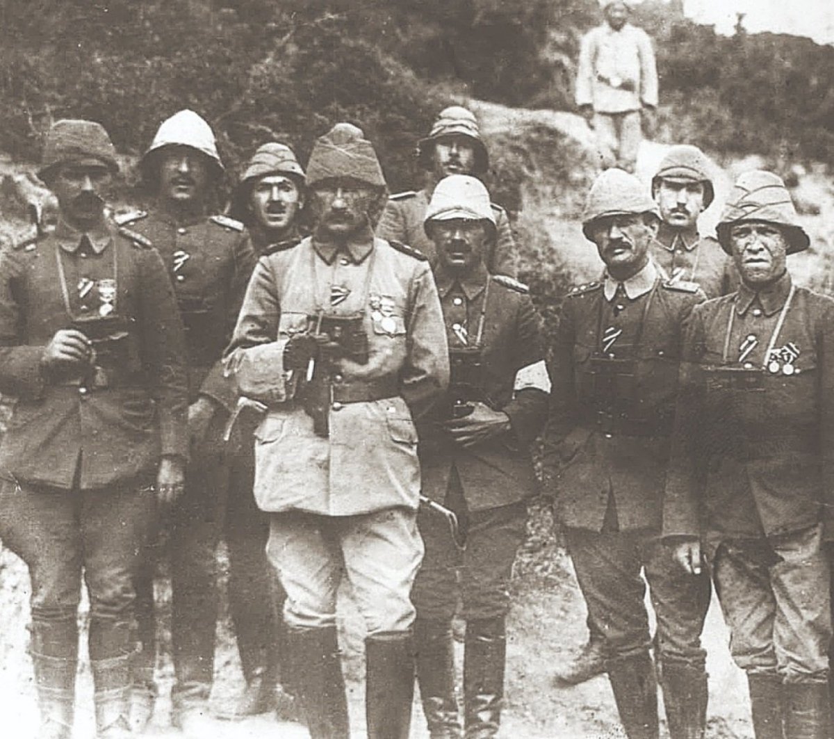 MFatihPolatt's tweet photo. Cihad-ı ekberin büyük mücahitlerine; kumandanları ve askerleriyle emperyalist zalimlerin karşısında çelikten bir iradeyle direnen aziz orduya rahmet ve minnetle. https://t.co/JY5KX1inzu