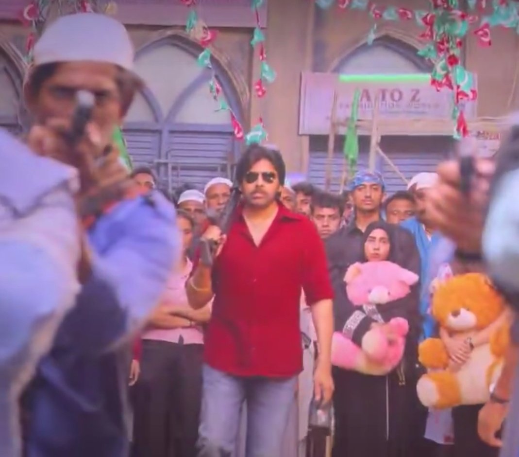 TCinemaFun's tweet photo. #UstaadBhagatSingh- paisa vasool 3.25/5 

#pawankalyan makes a regular commercial film look more engaging..what a screen presence 🔥🔥🔥

From interval till climax ❤️❤️❤️

తరలి రాదా తనే వసంతం 🔥🔥 https://t.co/YXUJFMkvF2