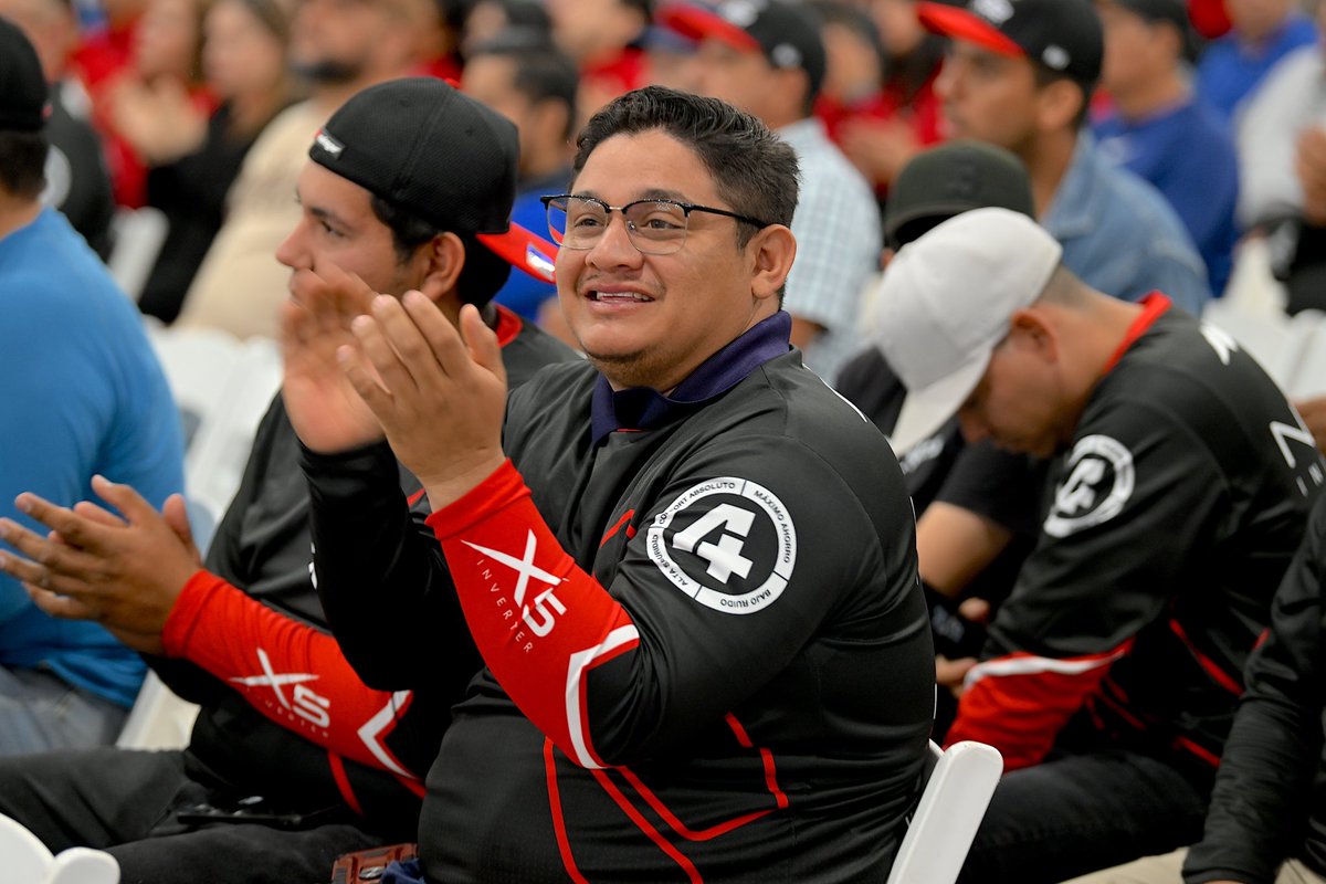 La H sigue atrayendo inversión que genera empleo. 🙌🏼

Qué gusto asistir junto al Gobernador <a href="/AlfonsoDurazo/">Alfonso Durazo</a> y directivos de la empresa, a la inauguración del nuevo 𝐂𝐞𝐧𝐭𝐫𝐨 𝐝𝐞 𝐃𝐢𝐬𝐭𝐫𝐢𝐛𝐮𝐜𝐢ó𝐧 𝐝𝐞 𝐌𝐢𝐫𝐚𝐠𝐞, donde se almacenan y distribuyen equipos de