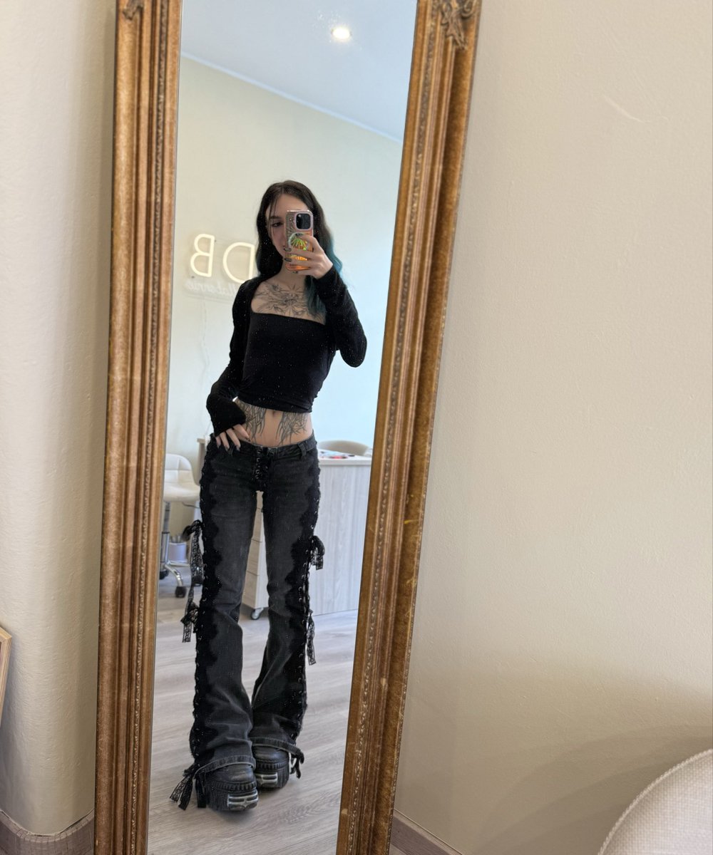 Lilith ⛧ tweet media