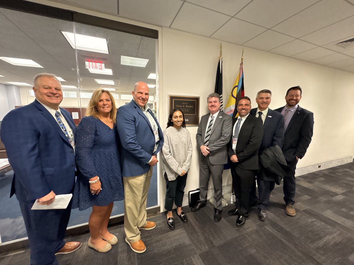 Andrew Zuckerman tweet media