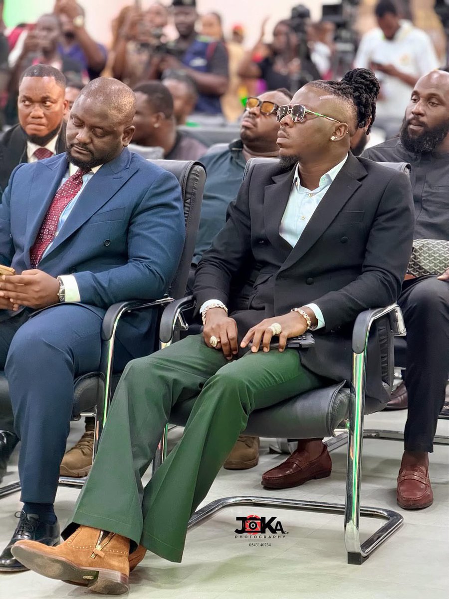 Day 6:  of posting Stonebwoy until he Sponsor’s my trip to attend Bhim fest in London #BHIMFestLondon Stonebwoy please I have passport . 
#BHIMFestLondon 
#TORCHER