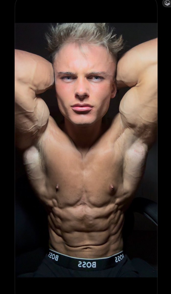 JSNALPHA's tweet photo. My body deserves to be showered in tributes. https://t.co/V8JaxathV2
