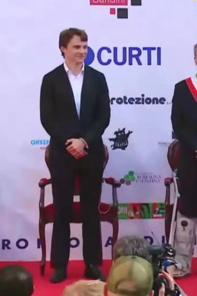 oscar piastri's pr manager tweet media