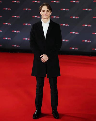 oscar piastri's pr manager tweet media