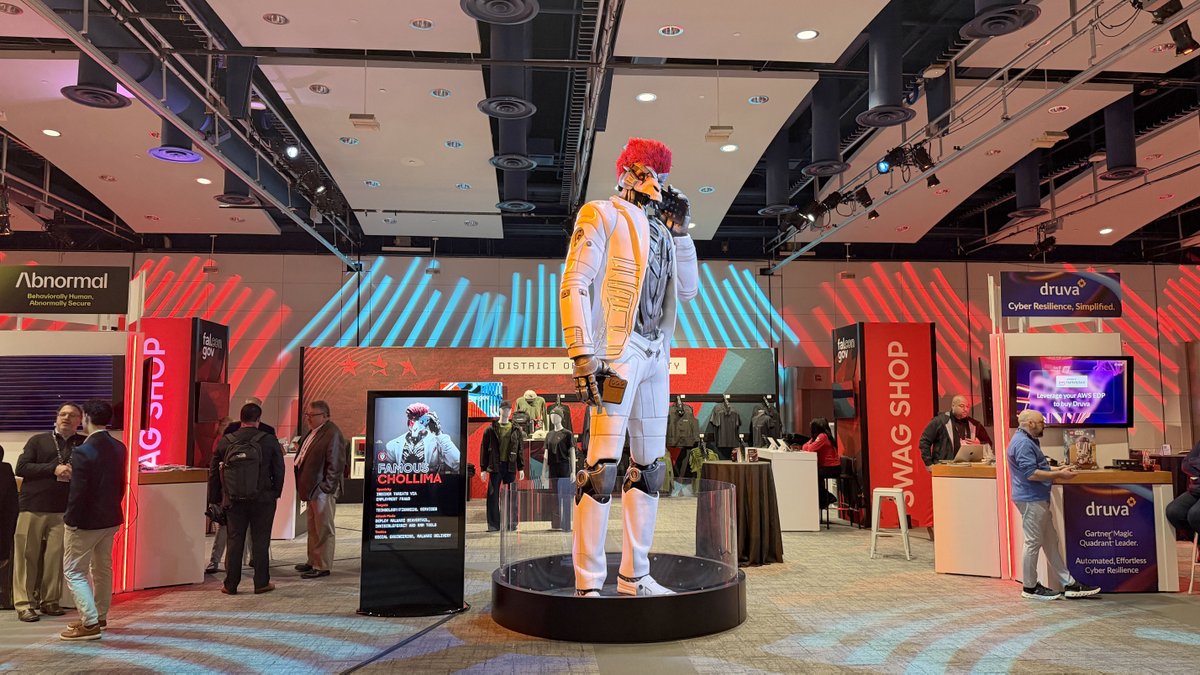 Ronald Reagan Bldg tweet media