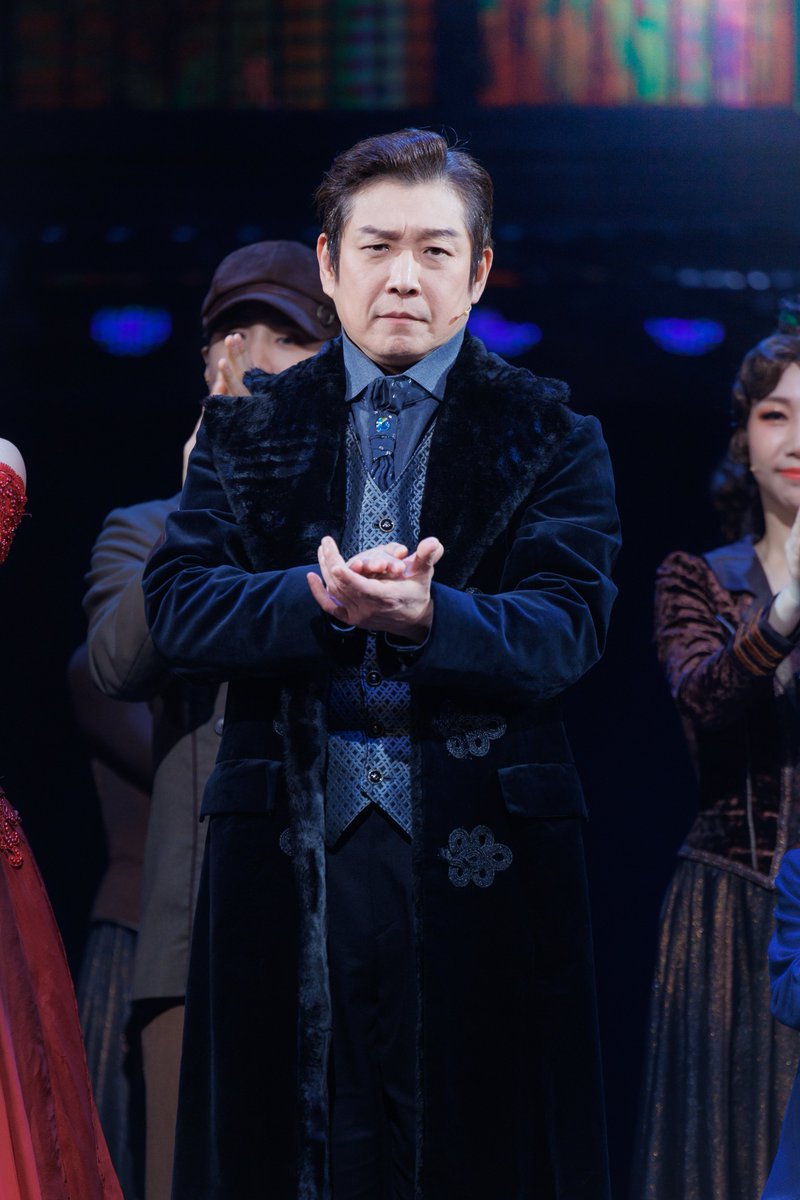 bwang_pic's tweet photo. 2026.03.18
뮤지컬 안나카레니나 커튼콜

카레닌 | #민영기 배우님 https://t.co/BE18c0P6d6