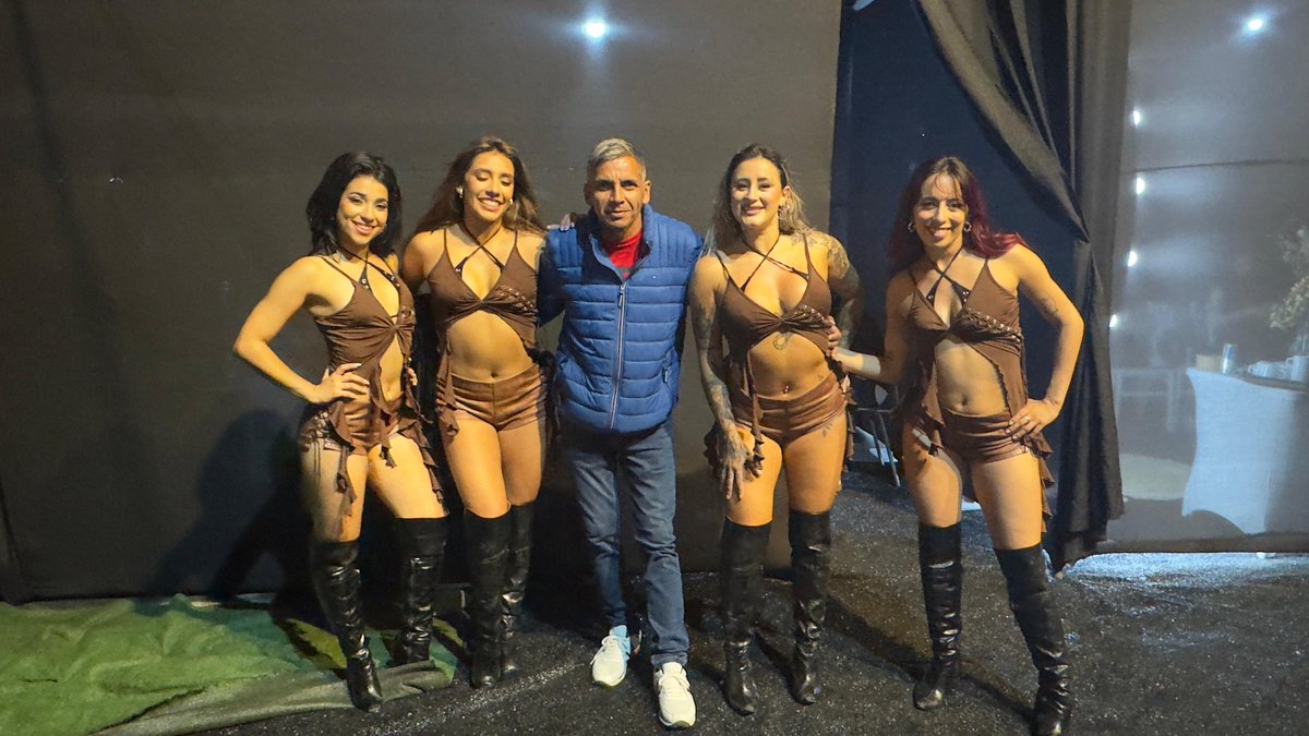 Mano del Desierto tweet media