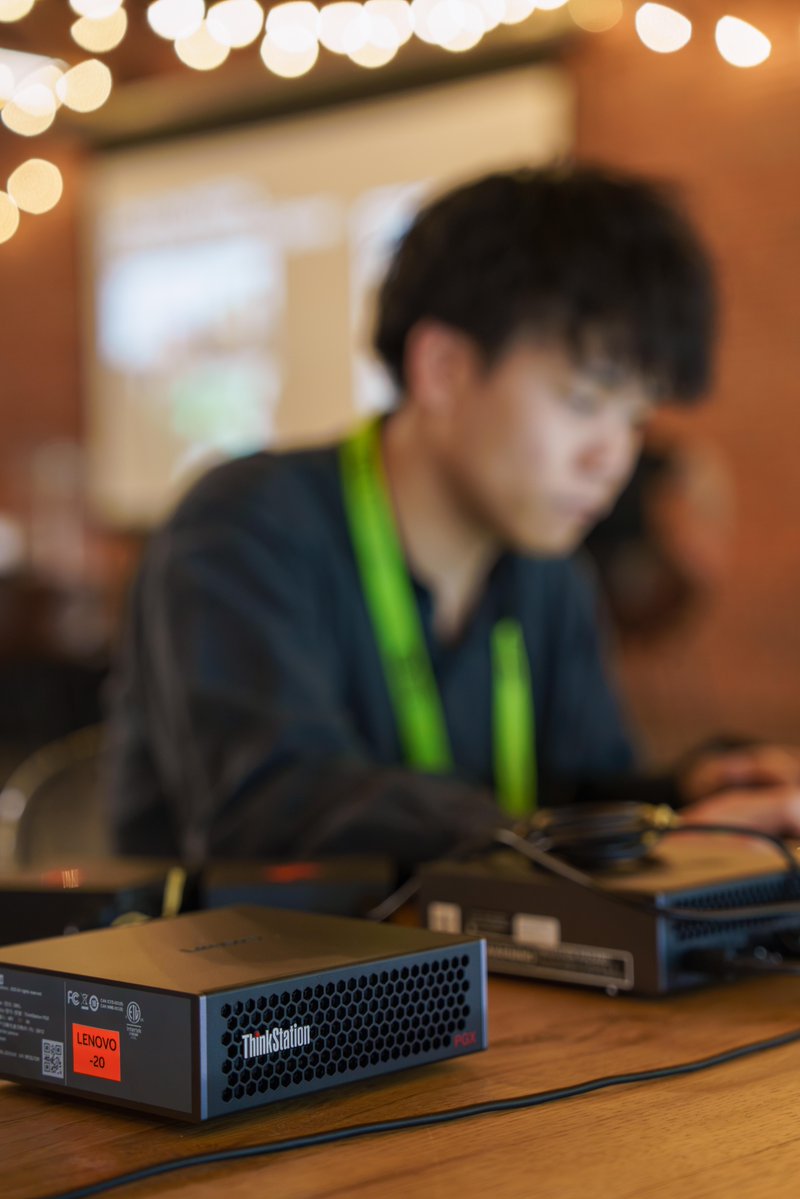 Lenovo Data Center tweet media