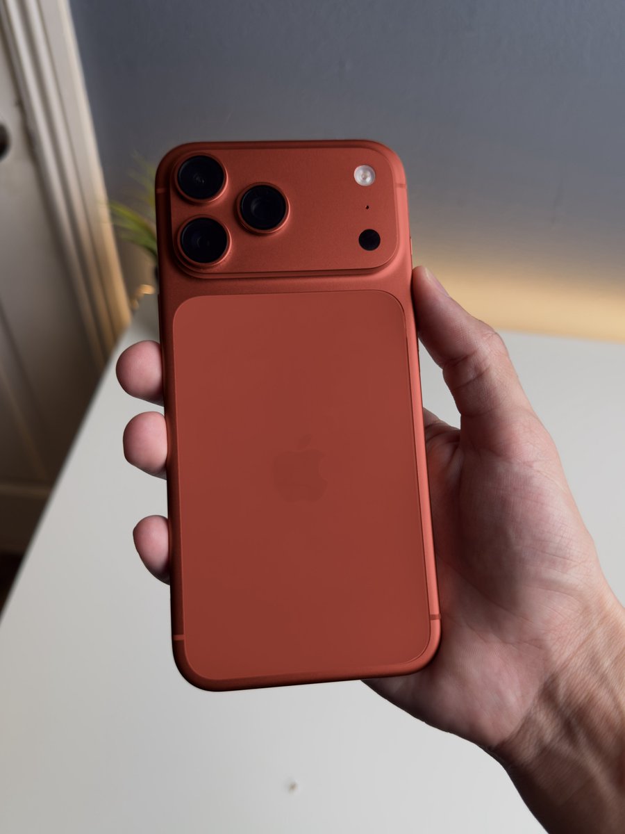 Apple Hub tweet media