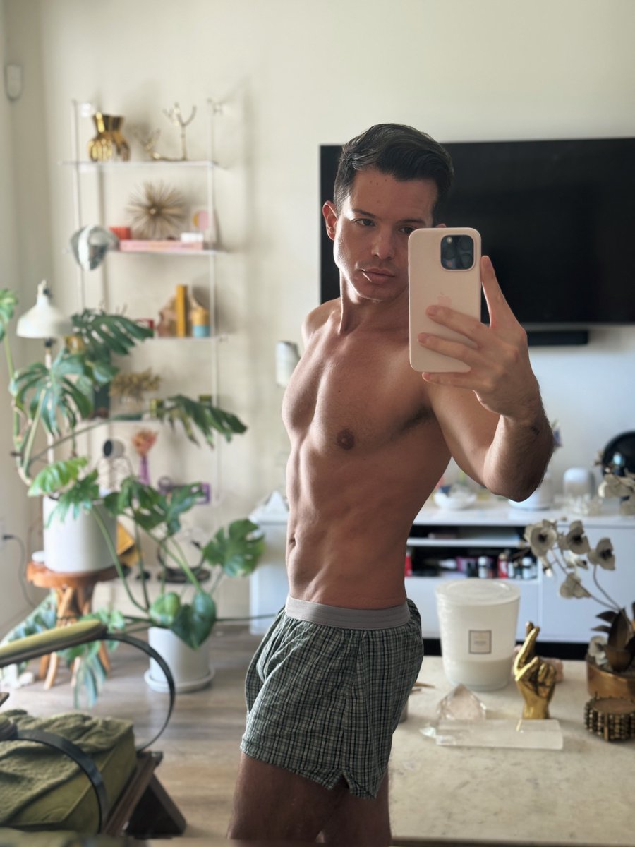 Simon Curtis tweet media