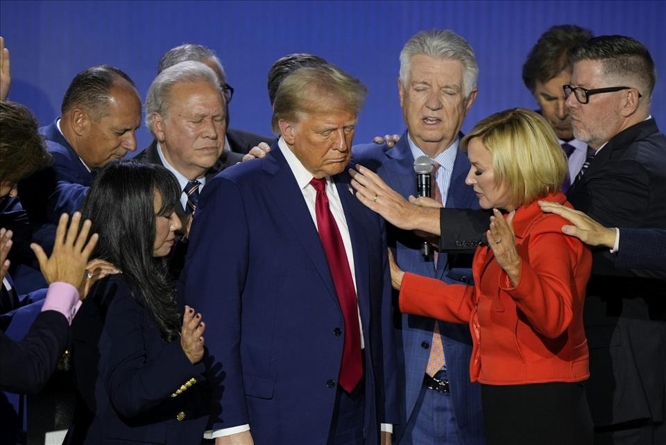 MENAFN's tweet image. Evangelical Holy War: Why Some Christians Think Trump Will End The World #Evangelical #Holy #War: #Some #Christians #Think #Trump #World #USA #Russia #Biden #Ukraine #War #Palestine #Gaza #Israel # dlvr.it/TRZ9d8