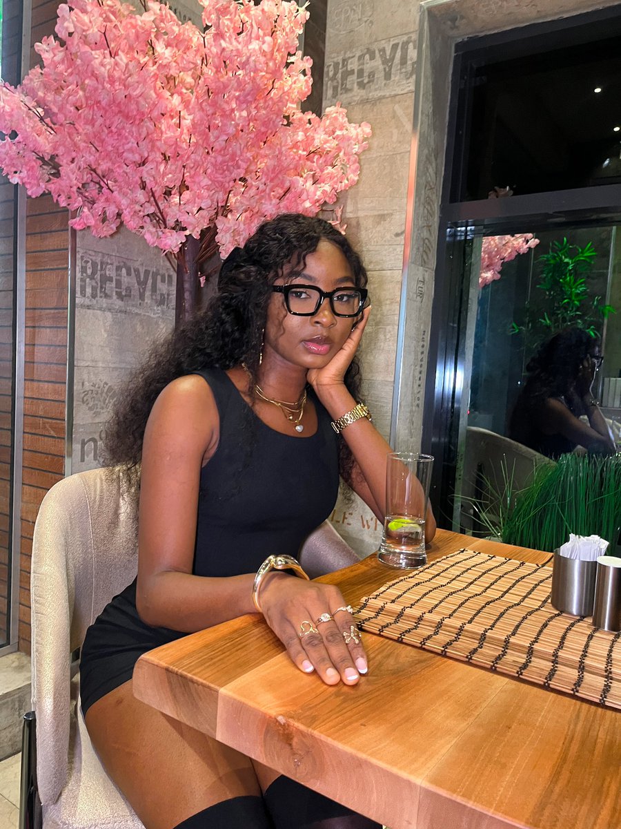 dera grey🦋 tweet media