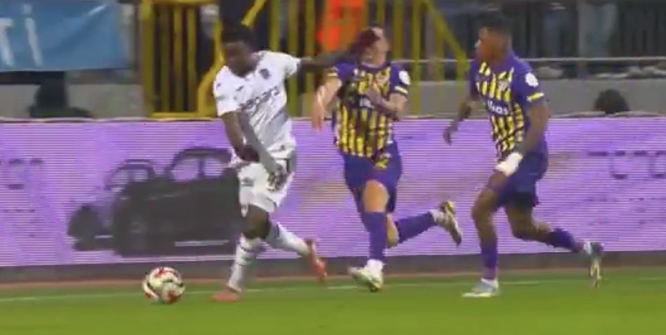 Mehmet 1905🦁 tweet media