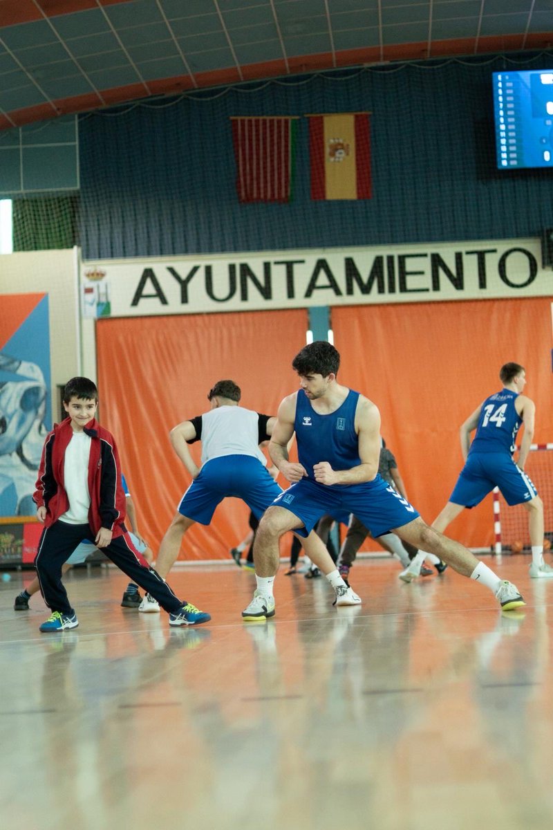 ClubBZAMORA's tweet photo. 📸 𝗚𝗮𝗹𝗲𝗿𝗶𝗮 | 𝗘𝗻𝘁𝗿𝗲𝗻𝗮𝗺𝗶𝗲𝗻𝘁𝗼 𝗱𝗲 𝗽𝘂𝗲𝗿𝘁𝗮𝘀 𝗮𝗯𝗶𝗲𝗿𝘁𝗮𝘀

Os dejamos por aquí todas las imágenes de ayer para que nos os perdáis nada 👇🏼

🔗 https://t.co/4wu6ObNL2E

Gracias a todos los que vinisteis a formar parte del equipo por un día… y a los que no, ¡os esperamos en la próxima! 😉