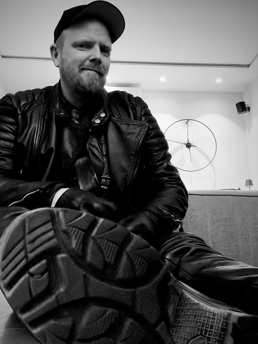 Leather Chris | German Cash God 💸 tweet media