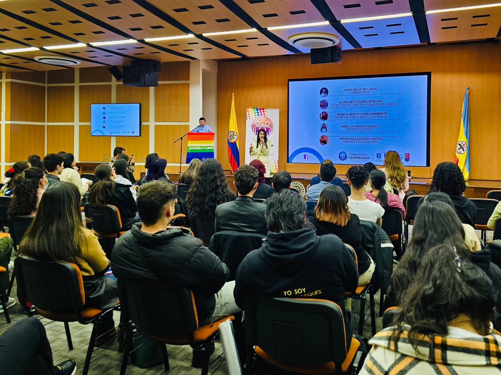🏳️‍🌈 Desde la Gerencia de Juventud, en articulación con la Secretaría de la Mujer y la Gerencia LGBTIQA+, realizamos una Mesa Sectorial LGBTI para fortalecer el diálogo, la participación y la construcción de acciones que promuevan la inclusión, el respeto y la garantía de derechos