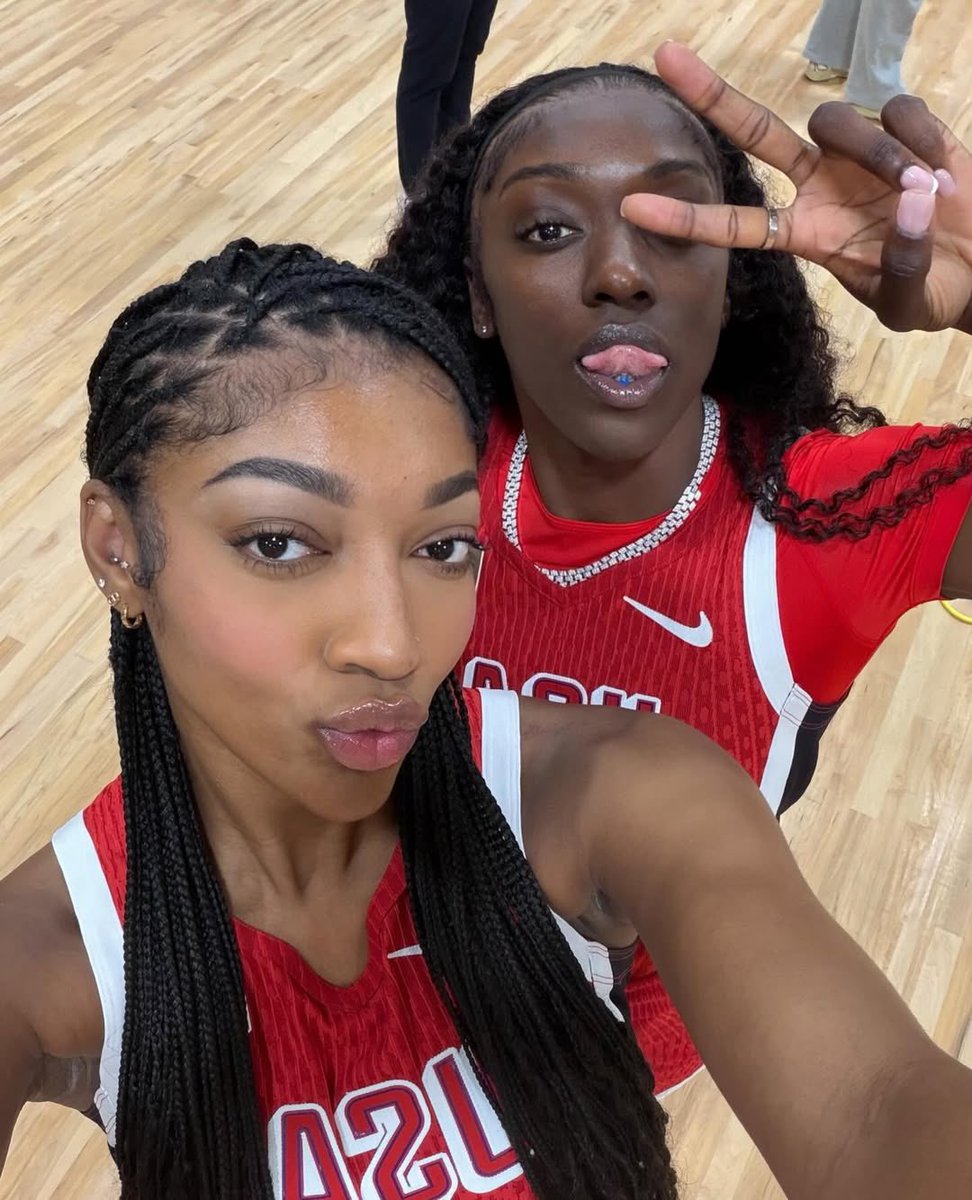 ROSE BC 🌹 tweet media