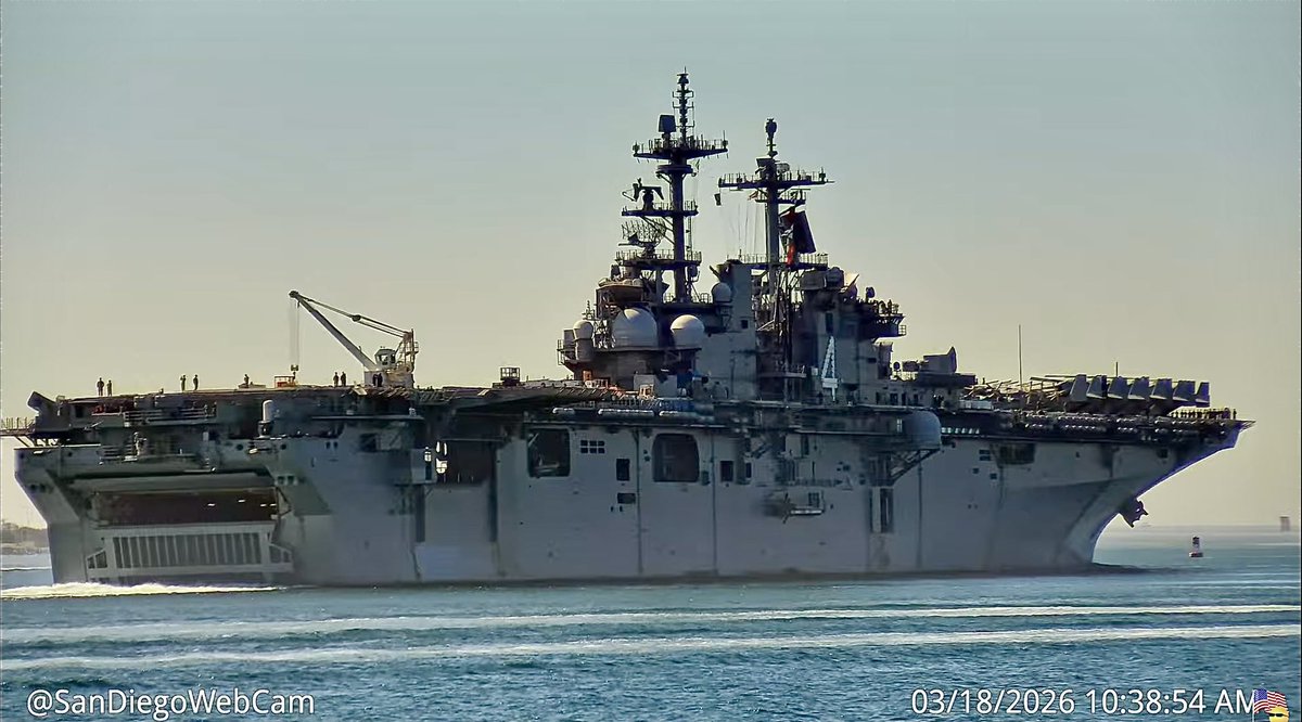 WarshipCam tweet media