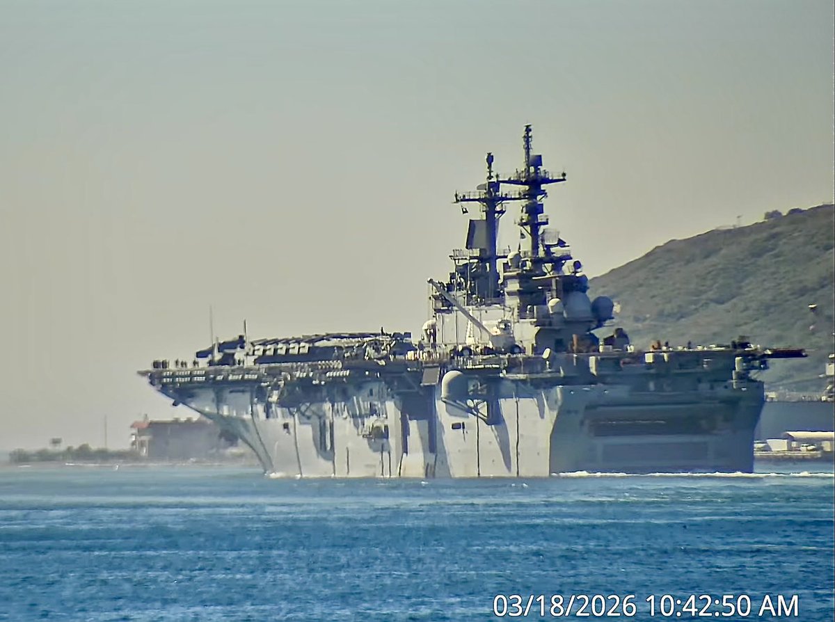 WarshipCam tweet media