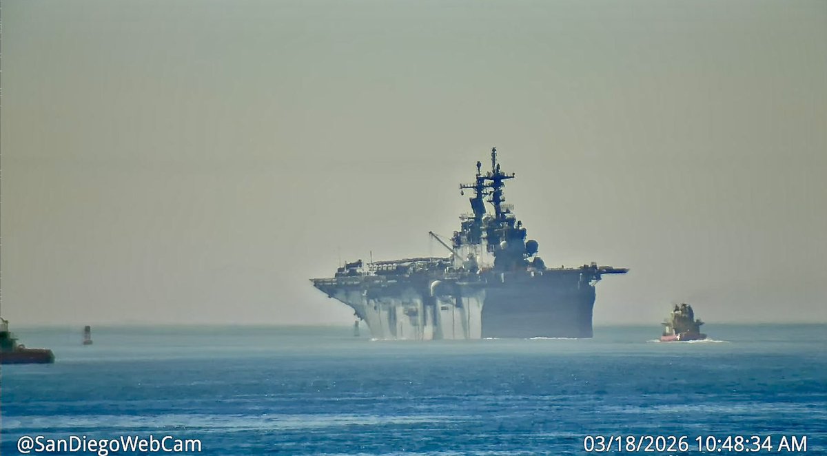 WarshipCam tweet media