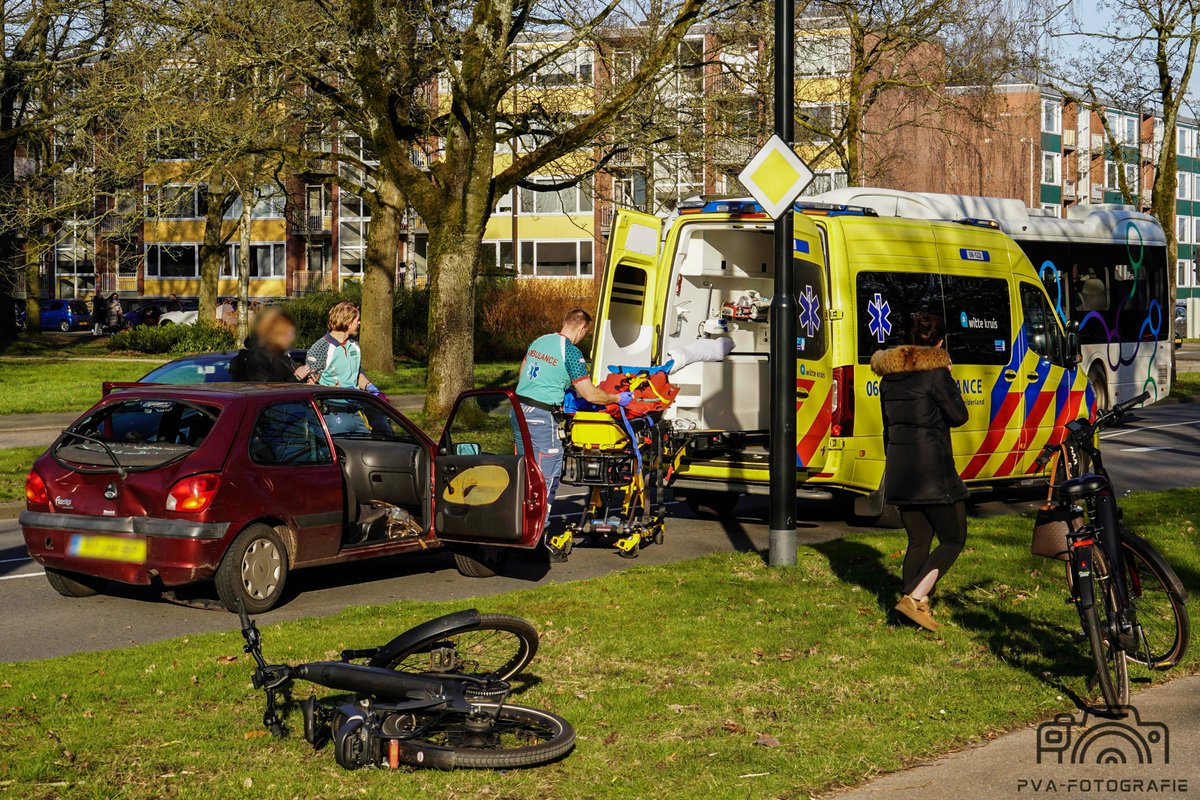 Gewonde na kopstaartbotsing Marchantstraat Apeldoorn