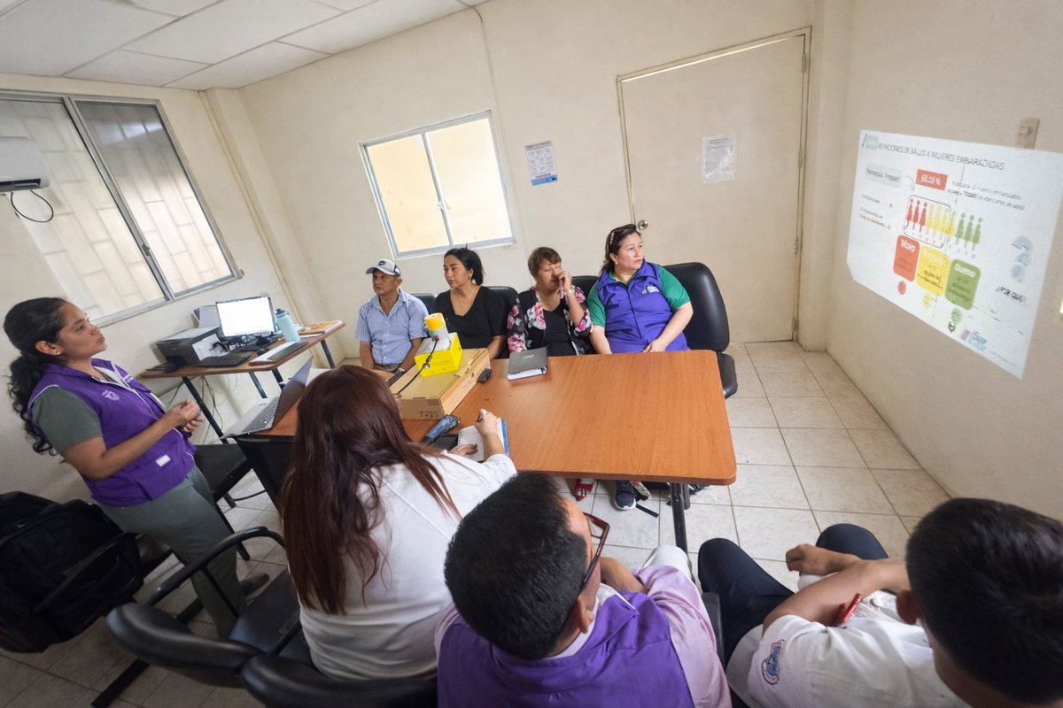 Salud_Guayas's tweet photo. #MSPEnTerritorio | Nutricionista comunitaria del #Distrito09D04 de @Salud_Ec, participa en mesa intersectorial en la parroquia #Tenguel, con el fin de articular acciones para la prevención de la desnutrición crónica infantil. https://t.co/JfxUKiAogo