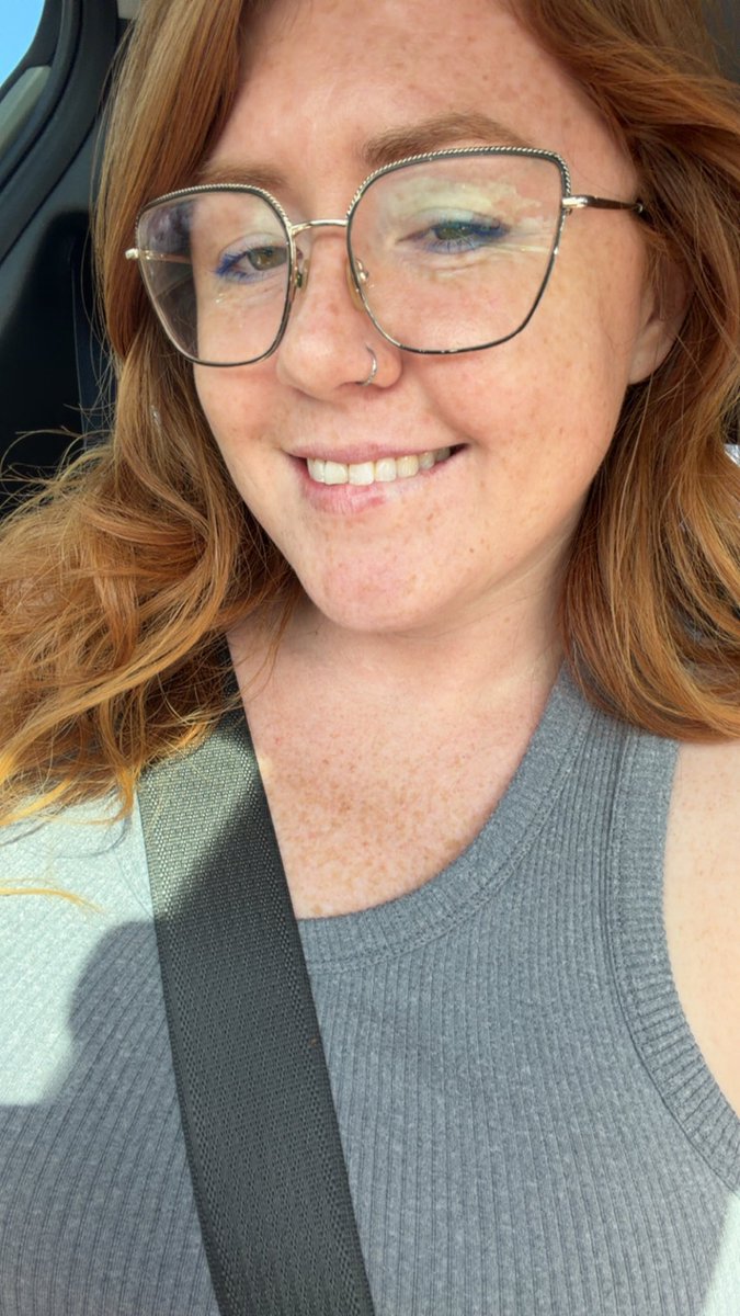 Ms.Layne tweet media