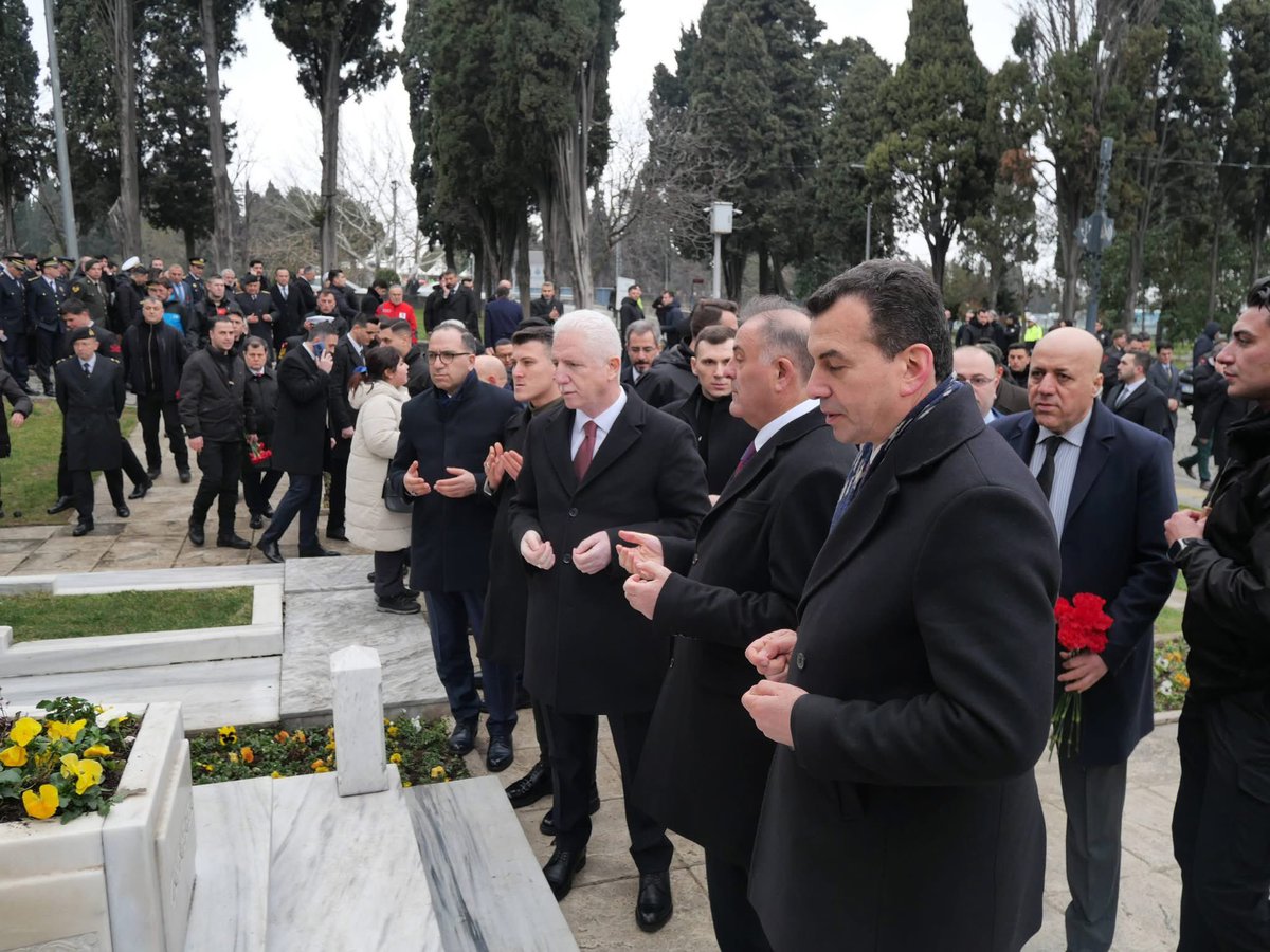 Çanakkale ruhunun 111. yıl dönümünde, aziz şehitlerimizi rahmet, minnet ve dualarla andık. 🇹🇷

18 Mart Şehitleri Anma Günü ve Çanakkale Zaferi vesilesiyle, Edirnekapı Şehitliği’nde Sayın İstanbul Valimiz Davut Gül ve kıymetli protokol ile  birlikte düzenlenen anlamlı programa