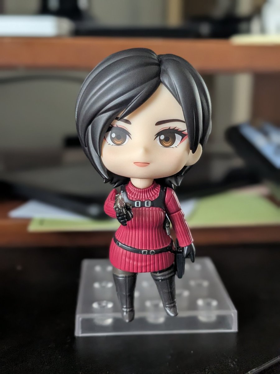 TheSentro tweet media