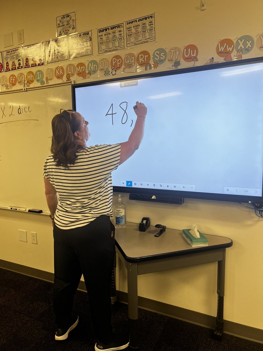 MISDTandL's tweet photo. Coach Seybert, our PE Coordinator is creating a fun, competitive, and engaging environment in 3rd grade math! In Midland ISD, we ensure students reach their potential and our schools reach their goals! 

#ExcellenceinAction https://t.co/ivFuEgQVEn