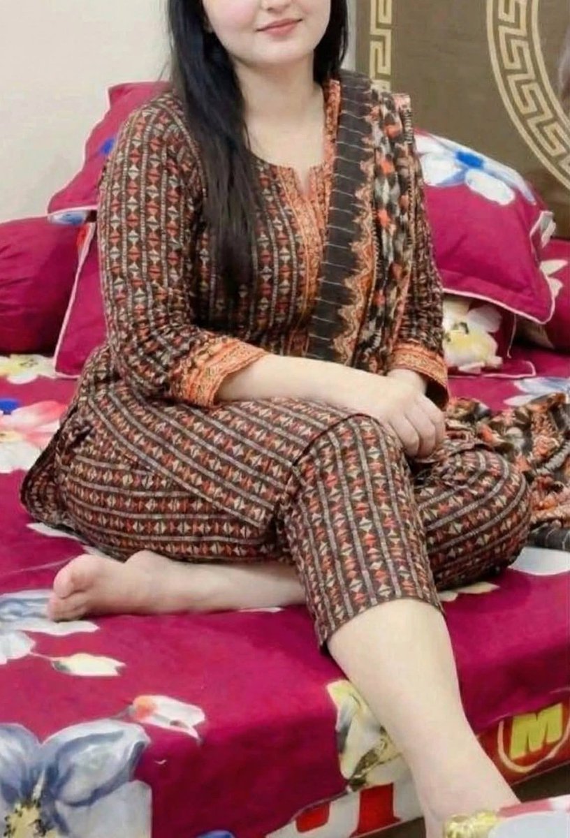 KuriBigri's tweet photo. عورت موٹی اچھی لگتی ہے یا پتلی؟ https://t.co/OGDboLMfYK