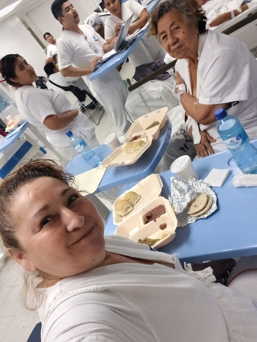 bellyramirez10's tweet photo. Estoy agradecida con Dios 🙏 🙌 por permitirme un empleo y prestación del ISSS. 
La Discopatía Lumbar Crónica que tengo me obliga venir al hospital General del ISSS emergencia, pero estoy siendo buen atendida tanto personal de enfermería y médicos especialistas.
Abro hilo🧵👇 https://t.co/uqGtpjKUM7