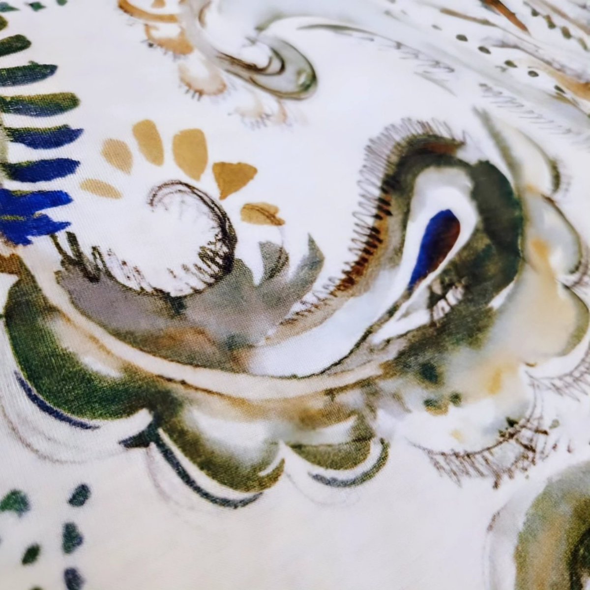 NoblePearl's tweet image. 当店でお取り扱いしている #MARELLA 綿プリントの #Tシャツ。
総柄でちょっとお出かけ風。
デニムが流行っているので、Gパンと合わせても良いですね。

【MARELLA】
綿  100%
Lサイズ
中国製
19,800円