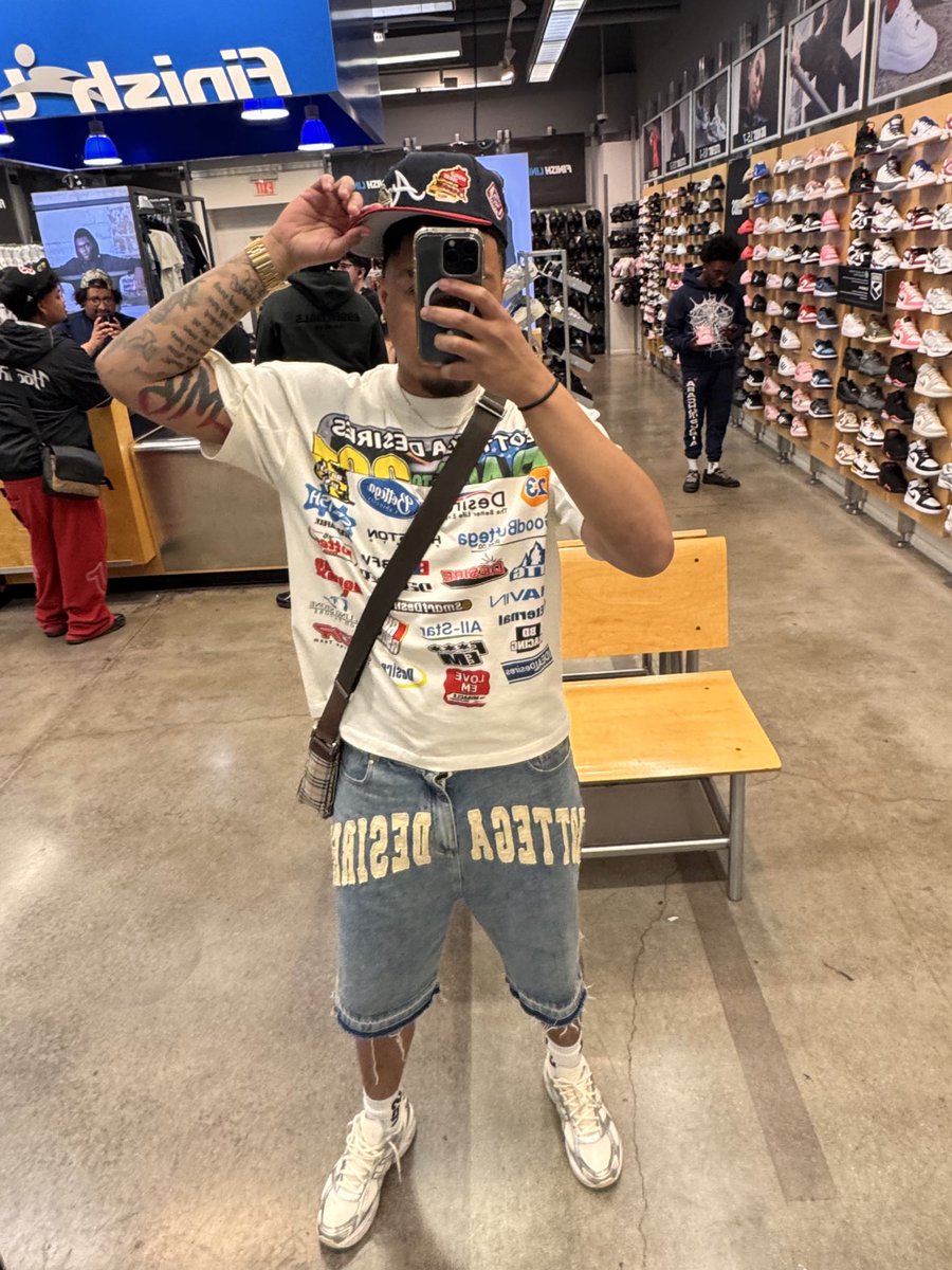 REE 🏁 tweet media