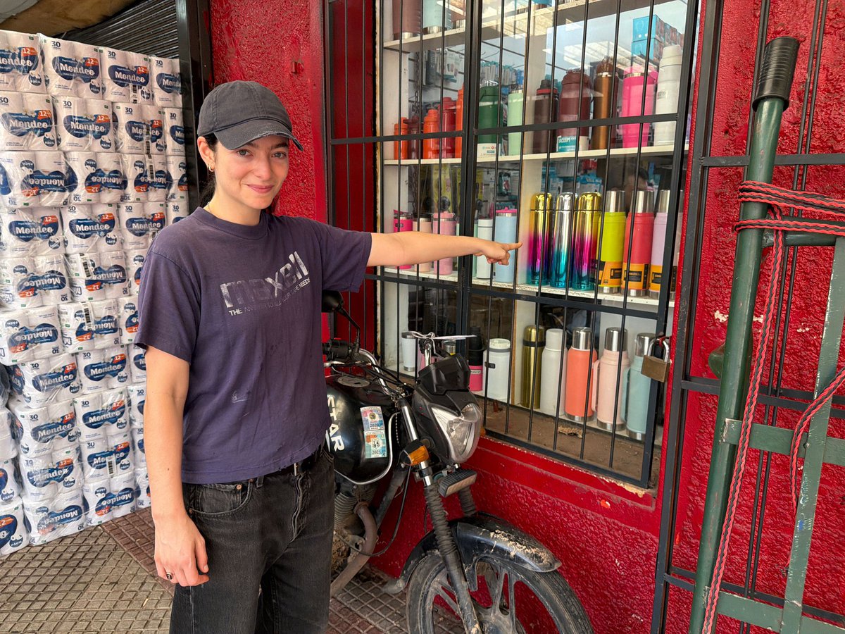 Lorde ayer en su recorrido por el Mercado 4 en Paraguay 🇵🇾

#Asuncionico