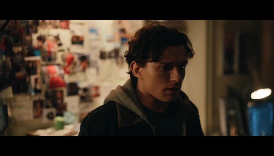 can we please talk about mj’s wall of spiderman pictures cause hello?????