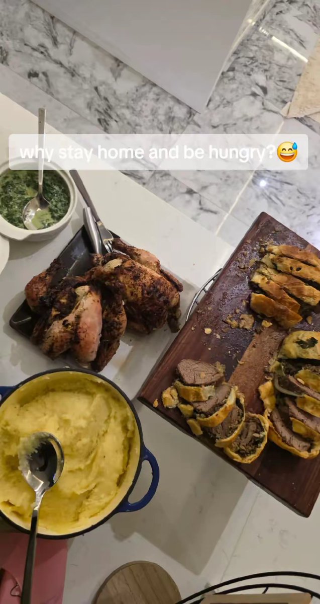 Chef_Itayi's tweet image. Instead of along drives garai kumba nefamily and eat. Ndouya inini kuzokubikirai. save your fuel money and spend it on a dinning experience 😅. $2.17 per litre kunzima. ma1.

#chefitayi #privatechef