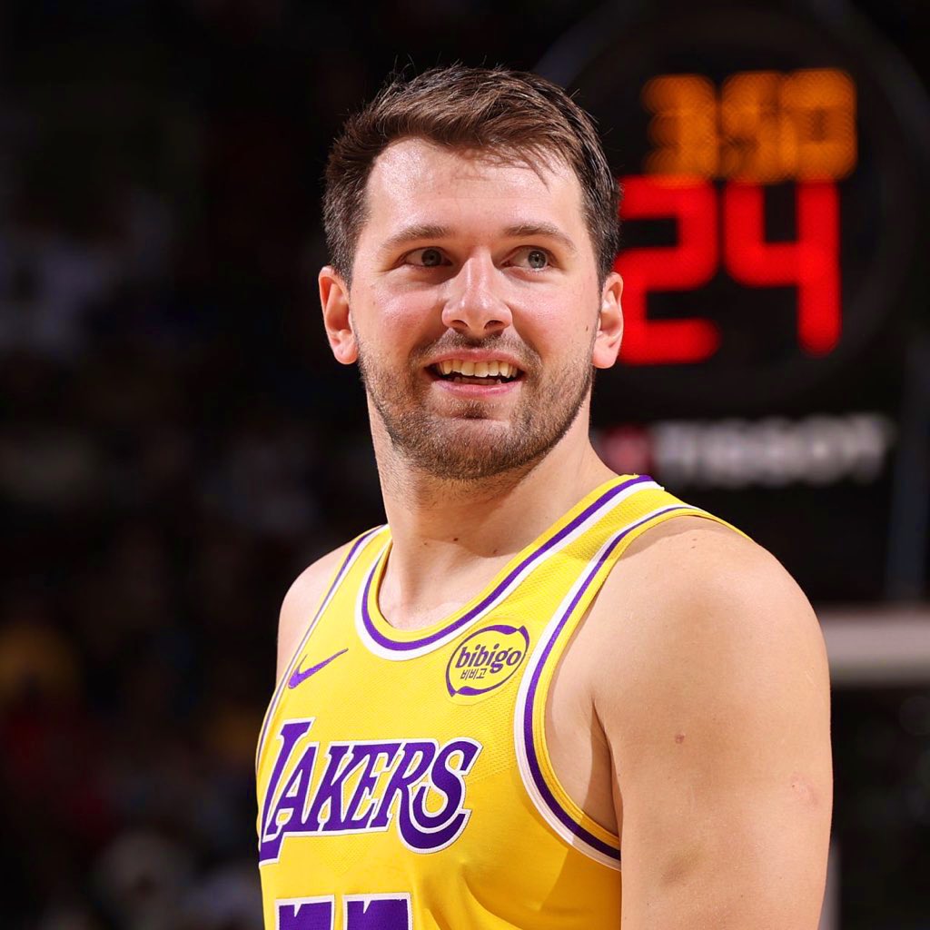 LakeShowYo tweet media