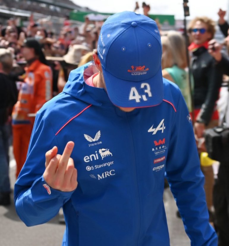 El imbecil de Pettinato, subido a la ola de reconta pelotudos que envejecen para la mierda y deciden pegarle a Franco para volver a tener relevancia. 
Y encima no se la banca, porque peleo con algunos en comentarios de ig y después los cierra. <a href="/rpettinato/">PETTINATO ANDERSON DE FYHN</a> Viejo forro y cagon!