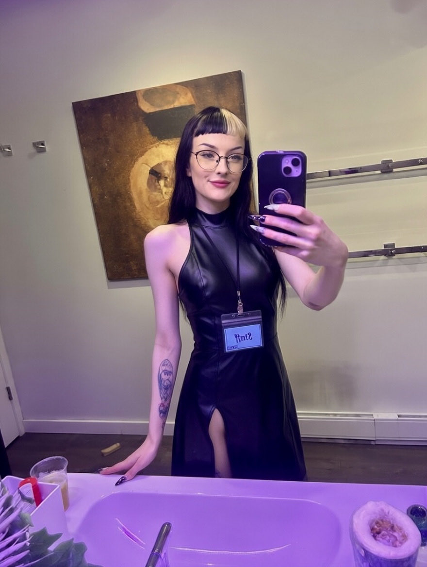 Mistress Kassy tweet media