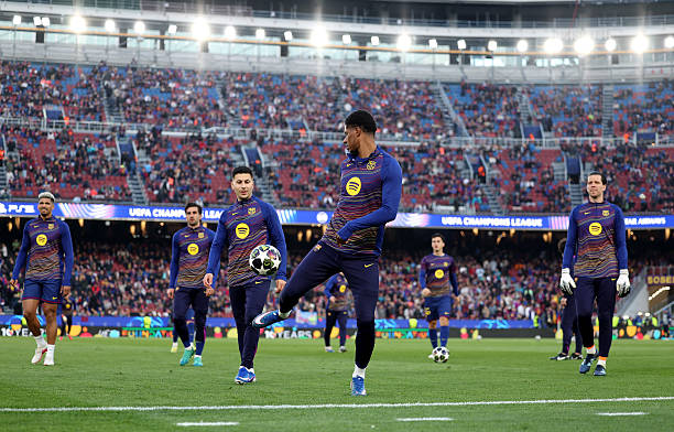 Cantona_Collars's tweet photo. Barcelona battered Newcastle and Marcus Rashford hasn’t played a single minute - despite the game being over after an hour.

At what should be the peak of his career, you have to wonder how content he is being a bit-part player (even at a club Barca's stature). https://t.co/XBYSDCtvqK