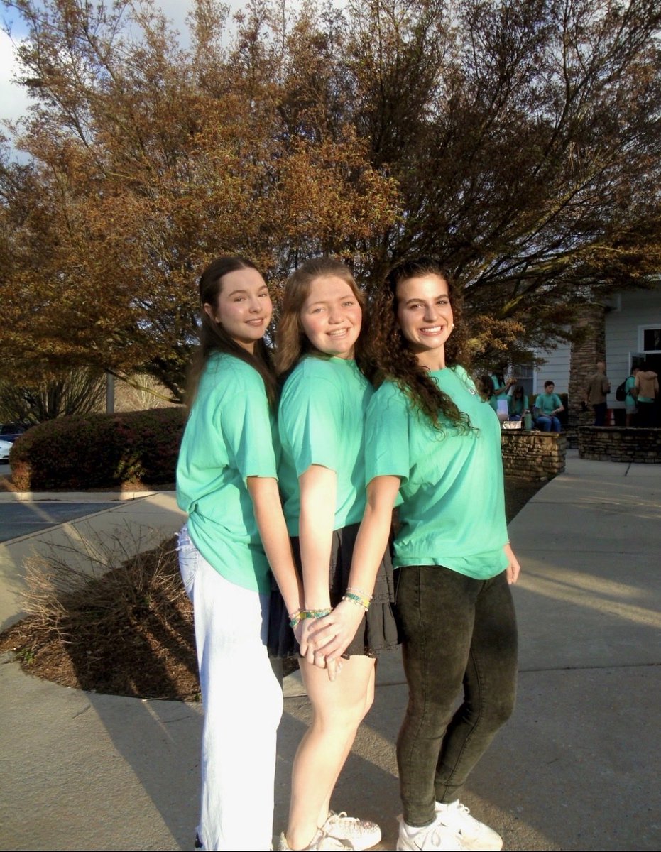 EllieT238's tweet photo. Had so much fun growing closer to God with these girls at Disciple Now this weekend! John 1:14 🤍 https://t.co/W3y8ogq40D