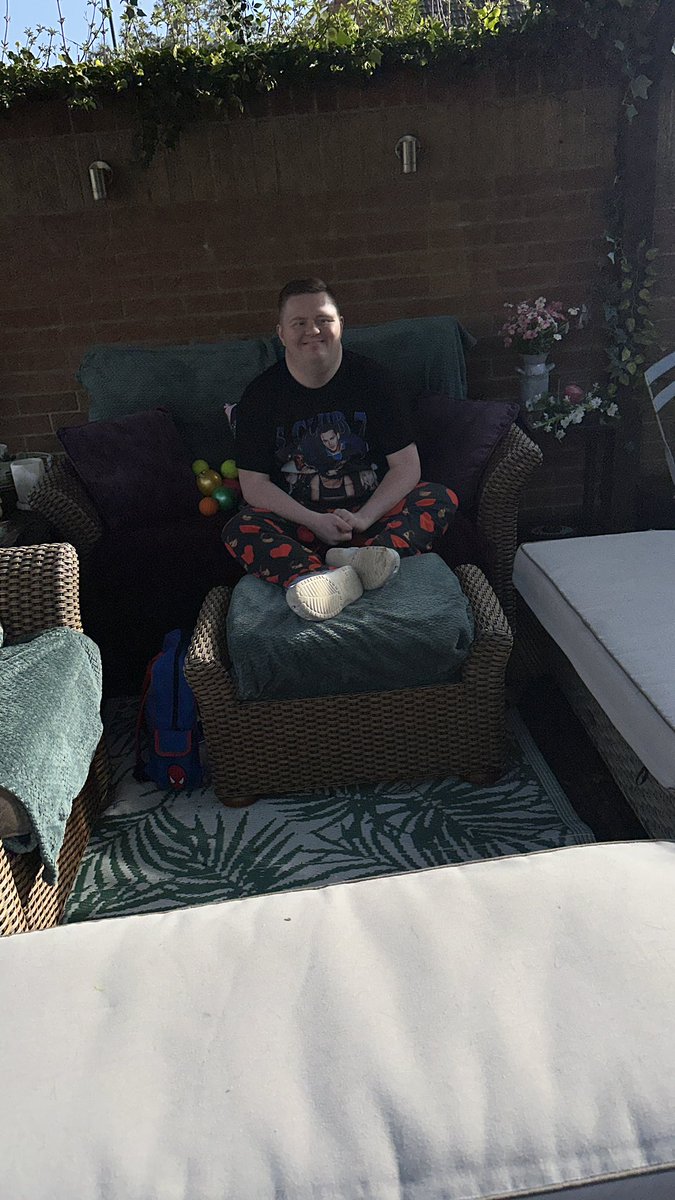 Julie Watts tweet media