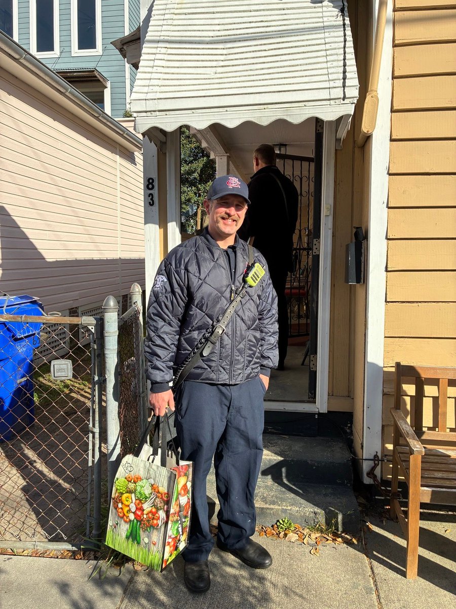 Charleston Fire Dept tweet media