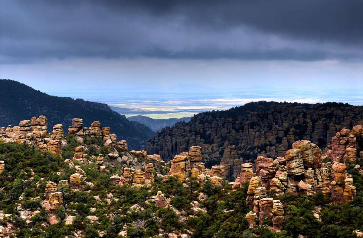 WEnRVcom's tweet image. Chiricahua National Monument feels like stepping into a different world. Nicknamed the “Wonderland of Rocks, it's filled with towering rock spires, winding mountain roads, and quiet trails far from the crowds. 🚐🌄
-
-
-
#rvlife #arizonaroadtrip #nationalpark #rvtravel