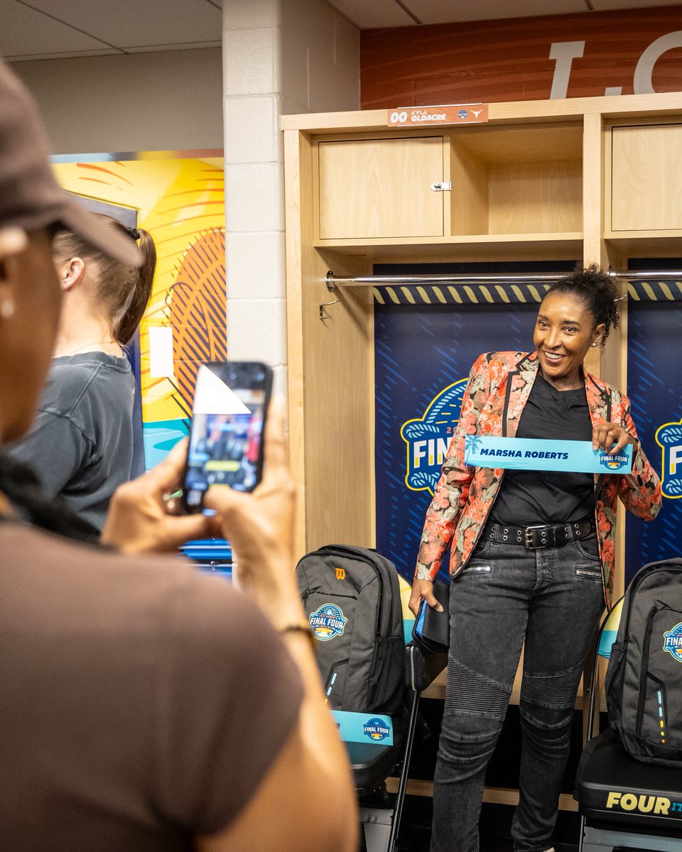 On Location tweet media