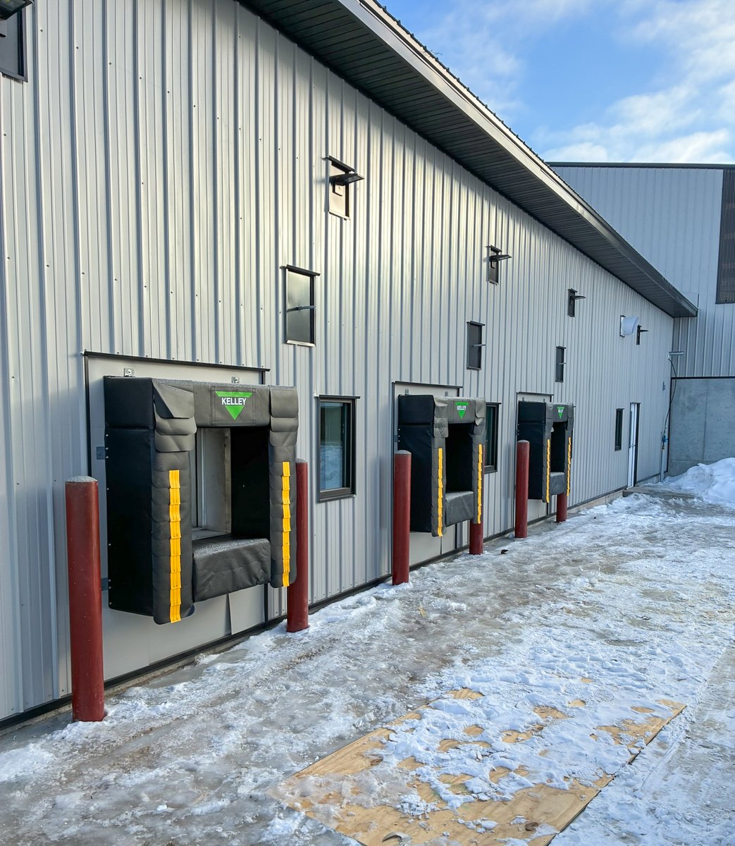 FoxCitiesBuild's tweet photo. Finishing up the parlor exterior at Prososki Family Farms🌾Stalls and headlocks are all in at the freestall barn, and you can finally see how this setup is going to work day to day.
#PrososkiFamilyFarms
#FoxCitiesBuilders
#Rotary https://t.co/ZeAvcWx6om
