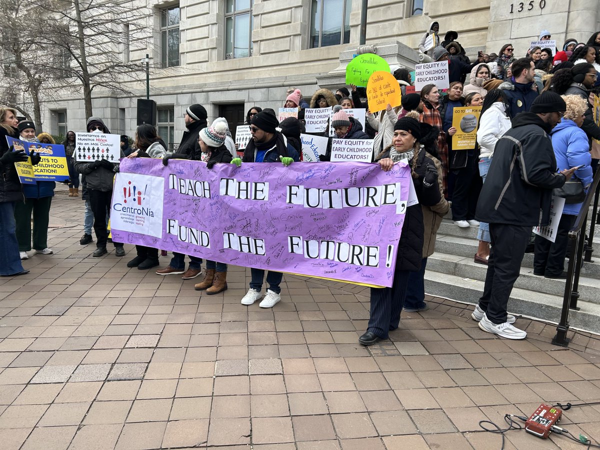 CentroNia's tweet image. Teach the Future, Fund the Future!

CentroNía staff attended today's rally outside the Wilson Building in support of child care programs that are extremely important to CentroNía families, families in our district, and beyond.

#centronia #childcare #ece #childcareforall